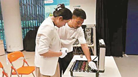 我来教教大家“玩三公有什么先进的设备仪器工具道具吗—详细解说+新浪科技